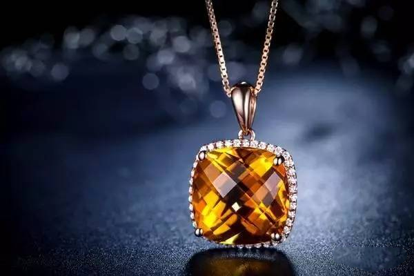 天然水晶和人工水晶的區(qū)別 怎樣能買到性價比高的黃水晶