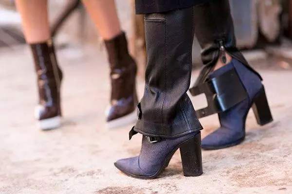 絨面的靴子長霉了怎么辦 絨面靴子有污垢怎么辦 絨面的靴子長霉了怎么辦 絨面靴子有污垢怎么辦