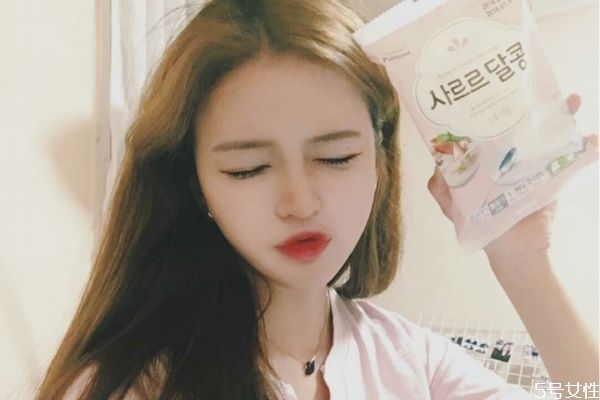 洗直頭發(fā)傷害發(fā)質(zhì)嗎 洗直頭發(fā)過(guò)敏怎么辦 洗直頭發(fā)傷害發(fā)質(zhì)嗎 洗直頭發(fā)過(guò)敏怎么辦