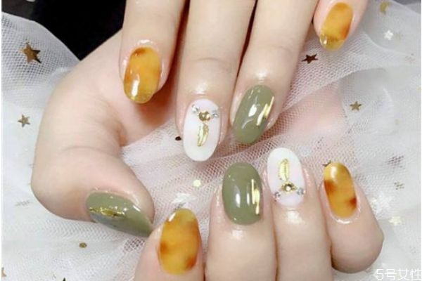 做完美甲要注意什么 怎么降低美甲的傷害 做完美甲要注意什么 怎么降低美甲的傷害
