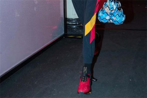 安踏鋼鐵俠聯(lián)名什么時候發(fā)售 安踏絕境和逆襲發(fā)售日期 安踏鋼鐵俠聯(lián)名什么時候發(fā)售 安踏絕境和逆襲發(fā)售日期