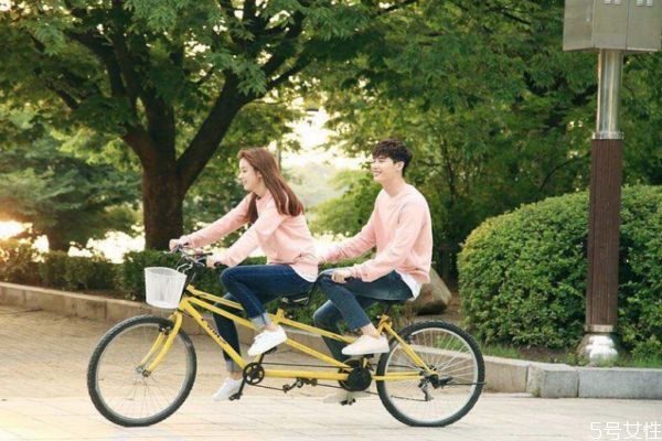 成熟男人喜歡單純的女生嗎 什么樣男人喜歡清純的女人 成熟男人喜歡單純的女生嗎 什么樣男人喜歡清純的女人