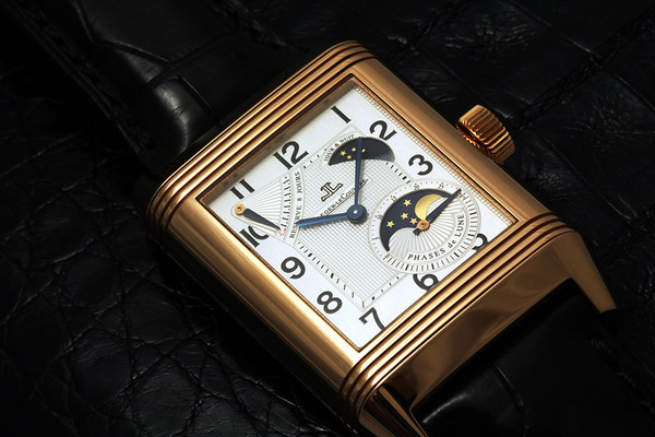 月相機械手表哪個品牌好 美度月相手表怎么調(diào)