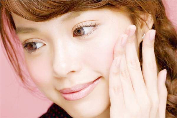 礦泉水能敷臉嗎 礦泉水敷臉好嗎 礦泉水能敷臉嗎 礦泉水敷臉好嗎