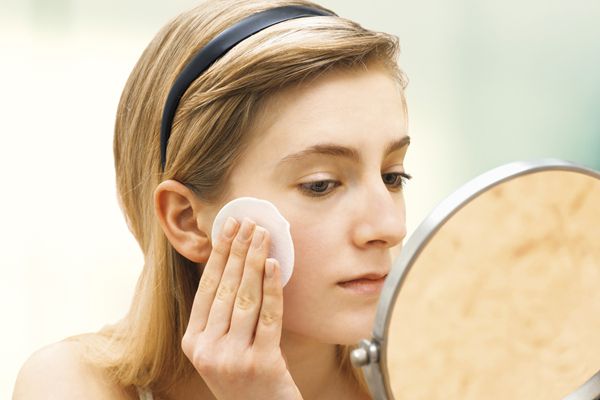 卸妝棉厚的會浪費(fèi)嗎 濕敷用厚的還是用薄的卸妝棉好