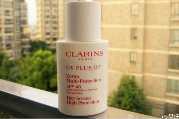 冬天化妝要用防曬霜嗎 冬天防曬霜怎么選 冬天化妝要用防曬霜嗎 冬天防曬霜怎么選