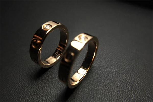 對戒買品牌的還是一般的 對戒有必要買好點的嗎 對戒買品牌的還是一般的 對戒有必要買好點的嗎