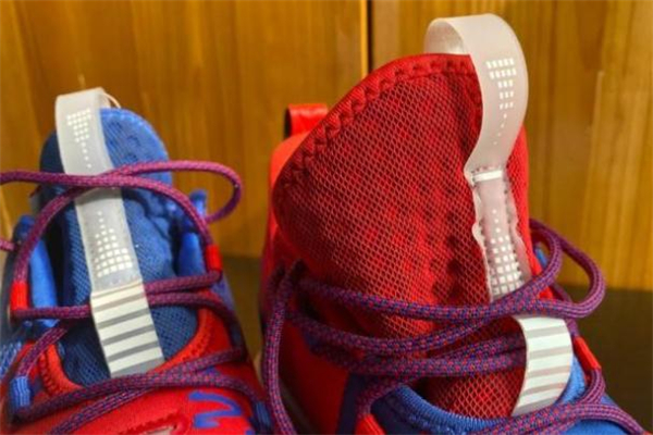 匹克路威閃現(xiàn)開箱測評 匹克路威閃現(xiàn)偏碼嗎 匹克路威閃現(xiàn)開箱測評 匹克路威閃現(xiàn)偏碼嗎