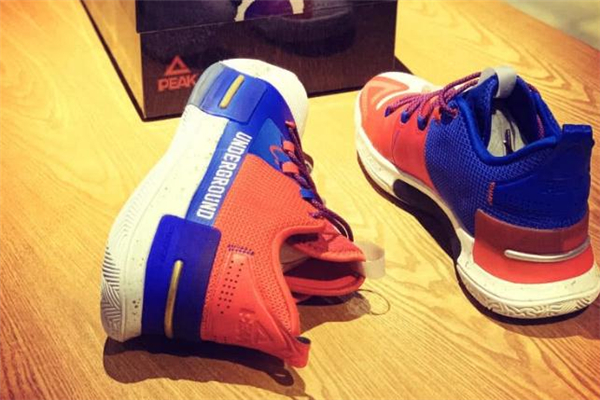 匹克路威閃現(xiàn)開箱測評 匹克路威閃現(xiàn)偏碼嗎 匹克路威閃現(xiàn)開箱測評 匹克路威閃現(xiàn)偏碼嗎