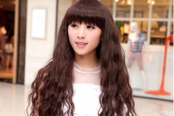 大臉可以燙發(fā)嗎 大臉應(yīng)該燙什么發(fā)型呢 大臉可以燙發(fā)嗎 大臉應(yīng)該燙什么發(fā)型呢