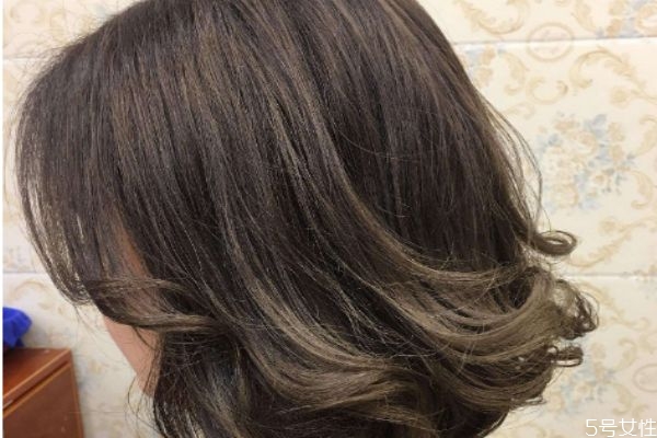 什么是芭比燙呢 芭比燙適合什么時(shí)候人群呢 什么是芭比燙呢 芭比燙適合什么時(shí)候人群呢