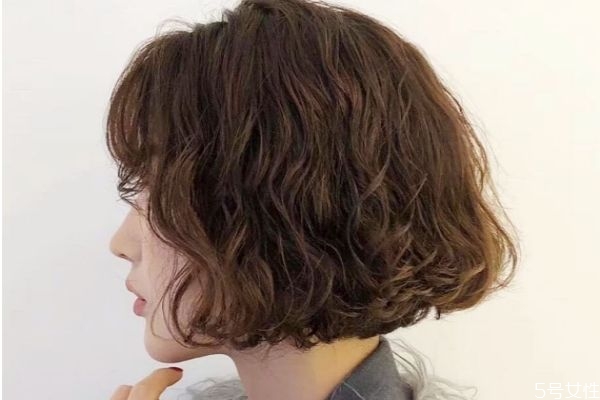 什么是芭比燙呢 芭比燙適合什么時(shí)候人群呢 什么是芭比燙呢 芭比燙適合什么時(shí)候人群呢