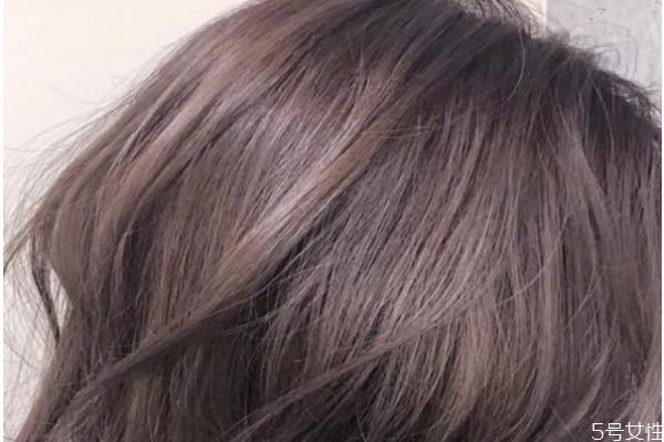 2019年流行什么頭發(fā)顏色 臉黑黃染什么顏色頭發(fā) 2019年流行什么頭發(fā)顏色 臉黑黃染什么顏色頭發(fā)