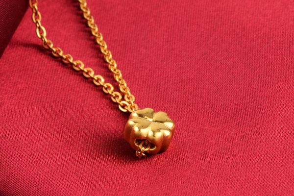 pt950鑲嵌鉆石的優(yōu)勢(shì) pt950鉑金的用途有哪些 pt950鑲嵌鉆石的優(yōu)勢(shì) pt950鉑金的用途有哪些