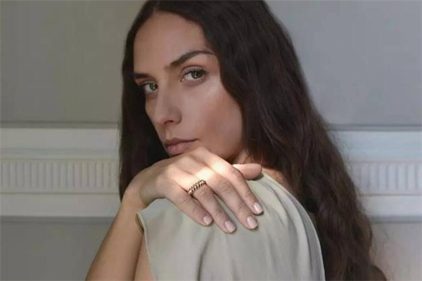 卡地亞鉚釘戒指價格 卡地亞鉚釘戒指正品多少錢 卡地亞鉚釘戒指價格 卡地亞鉚釘戒指正品多少錢