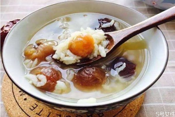 什么湯比較補血呢 產(chǎn)后應(yīng)該多喝什么湯呢