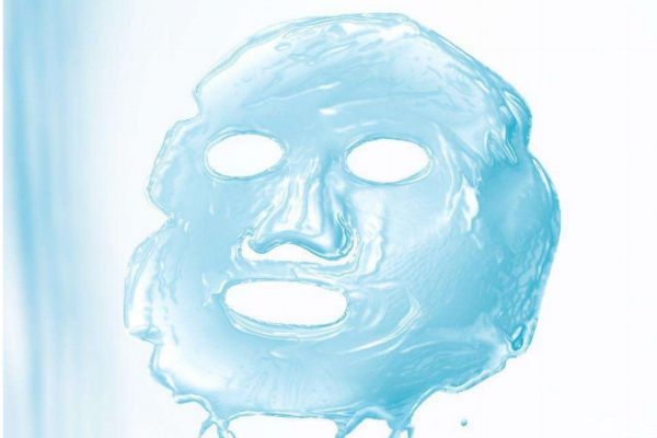 為什么冬天臉也會出油呢 冬天臉部需要補(bǔ)水嗎