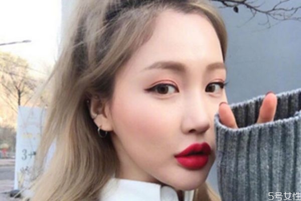 一般情侶之間怎么聊天 情侶日常聊天套路情話 一般情侶之間怎么聊天 情侶日常聊天套路情話