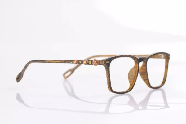 水晶眼鏡怎么辨別 水晶眼鏡鑒別要點有哪些