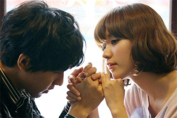 女生說(shuō)我不值得你這樣怎么回復(fù) 女生說(shuō)我不值得什么意思 女生說(shuō)我不值得你這樣怎么回復(fù) 女生說(shuō)我不值得什么意思