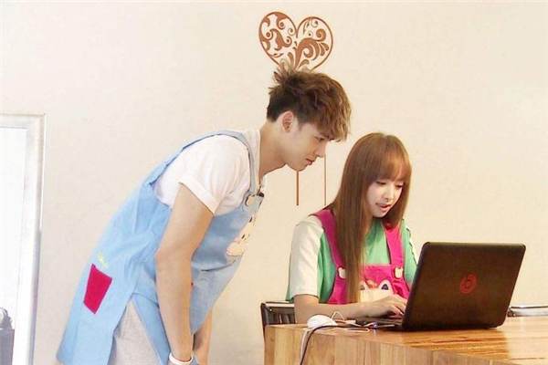 女生說(shuō)我不值得你這樣怎么回復(fù) 女生說(shuō)我不值得什么意思 女生說(shuō)我不值得你這樣怎么回復(fù) 女生說(shuō)我不值得什么意思