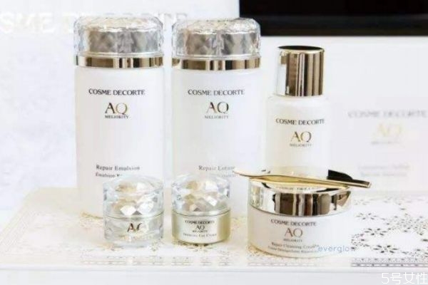 補水套裝哪個牌子好 2019年補水套裝排行榜10強 補水套裝哪個牌子好 2019年補水套裝排行榜10強