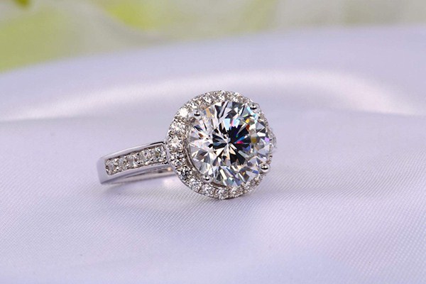 鉆石戒托有哪些材質(zhì) 18k金和鉑金鉆戒托哪個(gè)好 鉆石戒托有哪些材質(zhì) 18k金和鉑金鉆戒托哪個(gè)好