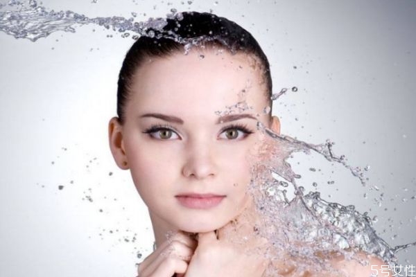 冷水洗臉有什么注意的呢 可以長期用冷水洗臉嗎 冷水洗臉有什么注意的呢 可以長期用冷水洗臉嗎