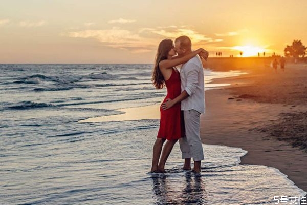 什么樣的婚姻不值得堅(jiān)持 什么樣的婚姻必須結(jié)束 什么樣的婚姻不值得堅(jiān)持 什么樣的婚姻必須結(jié)束