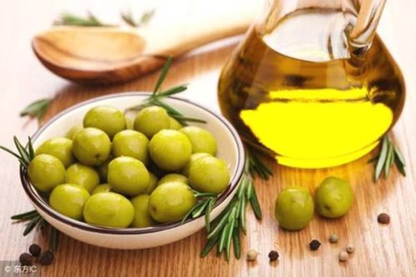 橄欖油當(dāng)身體乳的缺點 橄欖油當(dāng)身體乳有什么功效