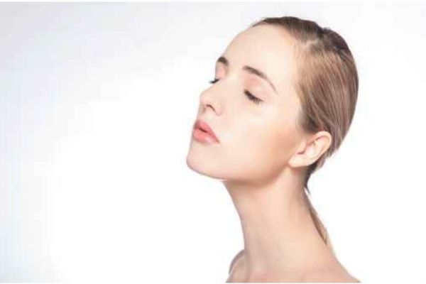 臉辣辣的怎么回事 臉上火辣辣的疼 臉辣辣的怎么回事 臉上火辣辣的疼