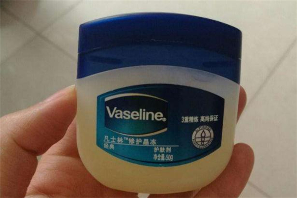 凡士林晶凍可以擦臉嗎 凡士林晶凍怎么用 凡士林晶凍可以擦臉嗎 凡士林晶凍怎么用