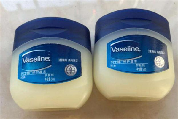 凡士林晶凍可以擦臉嗎 凡士林晶凍怎么用 凡士林晶凍可以擦臉嗎 凡士林晶凍怎么用