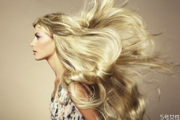 頭發(fā)燙染后干燥怎么辦 保養(yǎng)頭發(fā)注意事項(xiàng) 頭發(fā)燙染后干燥怎么辦 保養(yǎng)頭發(fā)注意事項(xiàng)