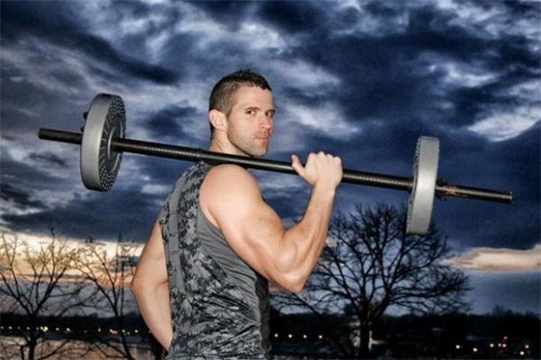 力量訓(xùn)練和有氧訓(xùn)練區(qū)別 力量訓(xùn)練和有氧訓(xùn)練哪個(gè)減肥好 力量訓(xùn)練和有氧訓(xùn)練區(qū)別 力量訓(xùn)練和有氧訓(xùn)練哪個(gè)減肥好