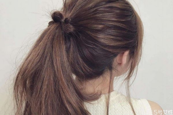 頭發(fā)燙染后干燥怎么辦 保養(yǎng)頭發(fā)注意事項(xiàng) 頭發(fā)燙染后干燥怎么辦 保養(yǎng)頭發(fā)注意事項(xiàng)