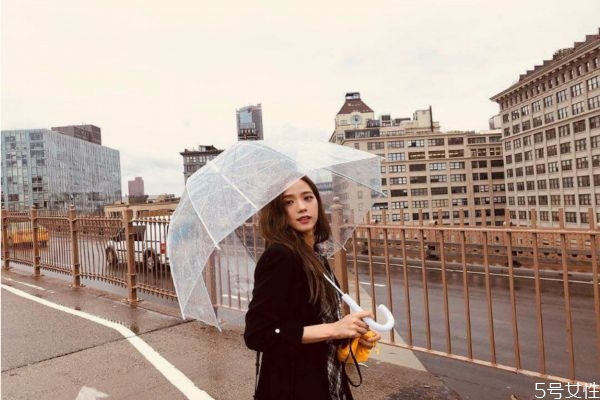 直男喜歡上女生的表現(xiàn)特征 和直男談戀愛(ài)的感受