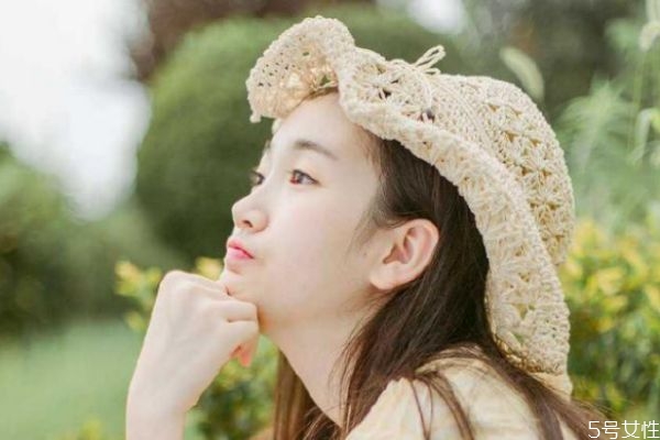 男生接吻為什么不閉眼 男生接吻不閉眼說(shuō)明什么 男生接吻為什么不閉眼 男生接吻不閉眼說(shuō)明什么