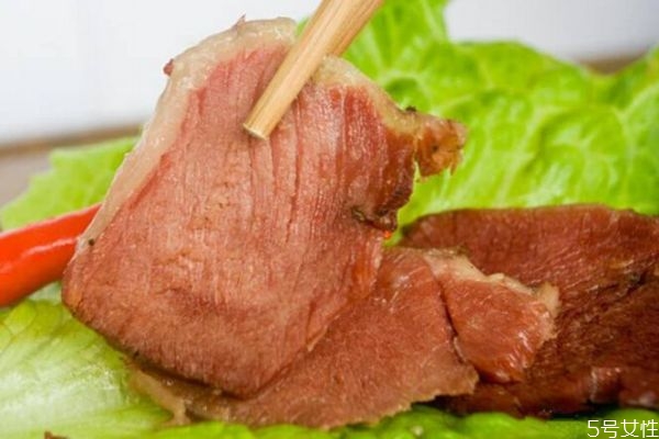 駱駝肉可以吃嗎 駱駝肉有什么營(yíng)養(yǎng)價(jià)值呢 駱駝肉可以吃嗎 駱駝肉有什么營(yíng)養(yǎng)價(jià)值呢