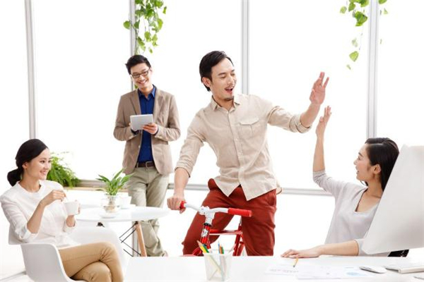 為什么不允許辦公室戀愛(ài) 辦公室戀愛(ài)會(huì)不會(huì)影響工作 為什么不允許辦公室戀愛(ài) 辦公室戀愛(ài)會(huì)不會(huì)影響工作