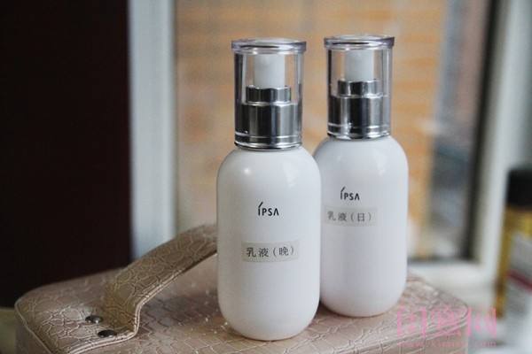 晚上用乳液好還是霜好 搽臉是乳液好還是面霜好 晚上用乳液好還是霜好 搽臉是乳液好還是面霜好