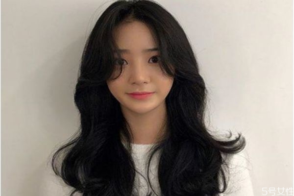 減齡的發(fā)型有哪些 什么發(fā)型最減齡 減齡的發(fā)型有哪些 什么發(fā)型最減齡