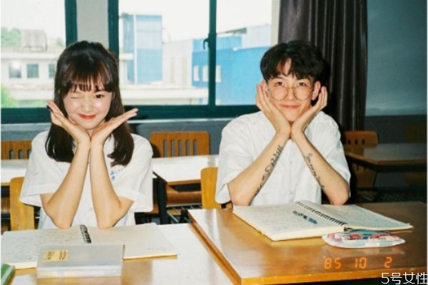 冷戰(zhàn)期間如何知道男人在乎你 冷戰(zhàn)時男人的十條想法 冷戰(zhàn)期間如何知道男人在乎你 冷戰(zhàn)時男人的十條想法