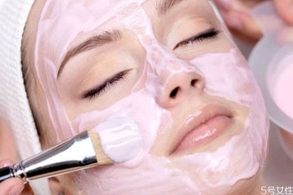 敷面膜玩手機(jī)有影響嗎 敷完面膜后能看手機(jī)嗎 敷面膜玩手機(jī)有影響嗎 敷完面膜后能看手機(jī)嗎