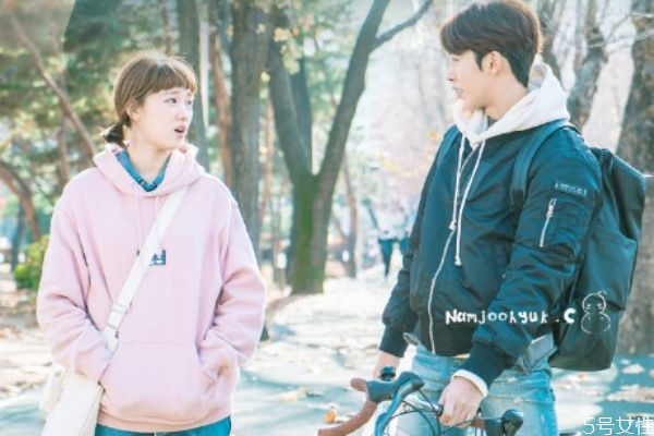 女朋友劈腿了可我還愛她怎么辦 女朋友劈腿了還能要嗎 女朋友劈腿了可我還愛她怎么辦 女朋友劈腿了還能要嗎