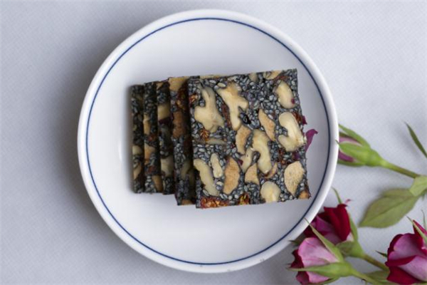 阿膠糕吃多久可以見效 阿膠糕一個(gè)療程吃多久 阿膠糕吃多久可以見效 阿膠糕一個(gè)療程吃多久