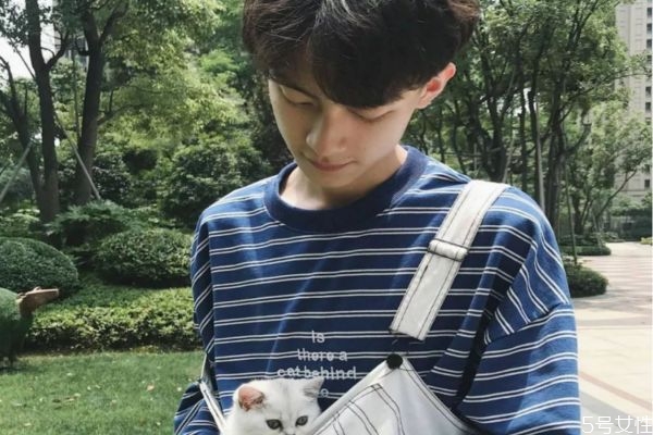 女朋友粘人好還是不好 粘人的女孩是什么心理 女朋友粘人好還是不好 粘人的女孩是什么心理