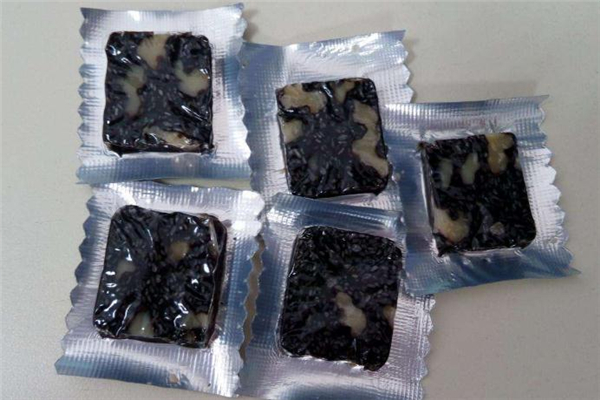 阿膠糕有酒味正常嗎 阿膠糕為什么有酒精味 阿膠糕有酒味正常嗎 阿膠糕為什么有酒精味