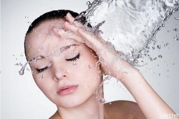 皮膚干燥缺水怎么補水 快速補水的方法 皮膚干燥缺水怎么補水 快速補水的方法