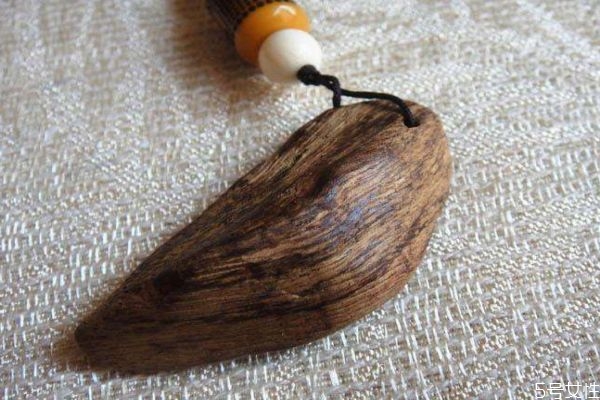 什么是沉香呢 沉香的味道是怎么樣的呢 什么是沉香呢 沉香的味道是怎么樣的呢